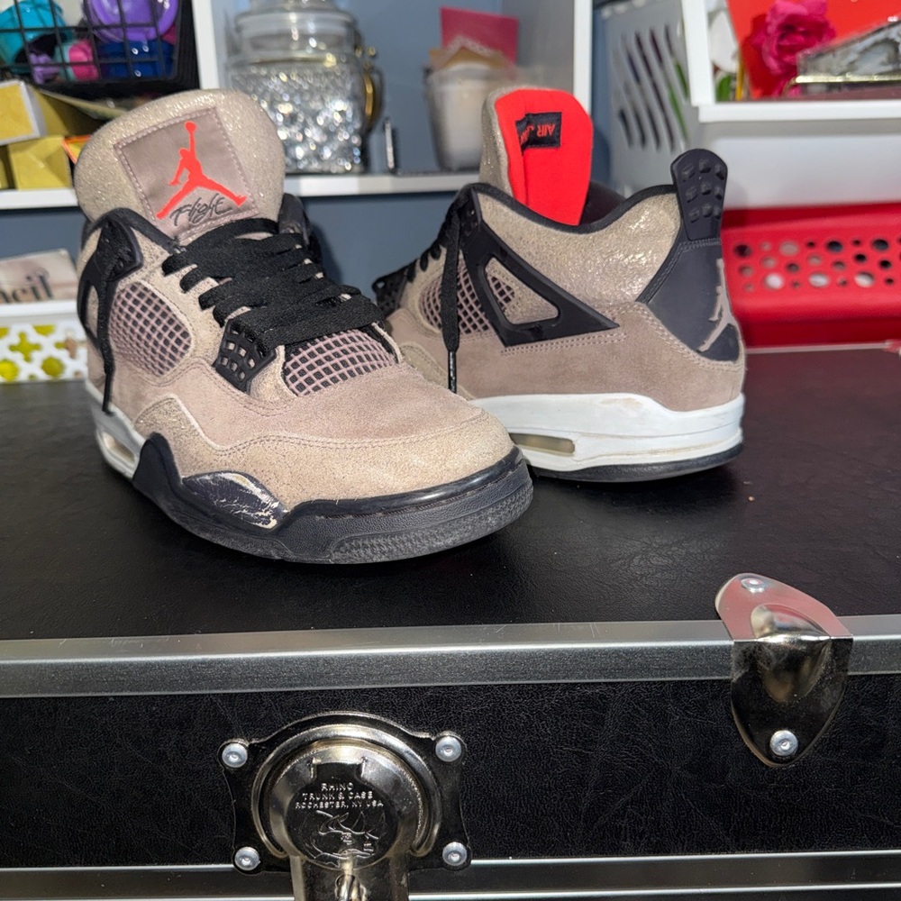 Air Jordan 4 Retro - Taupe Haze Mens9